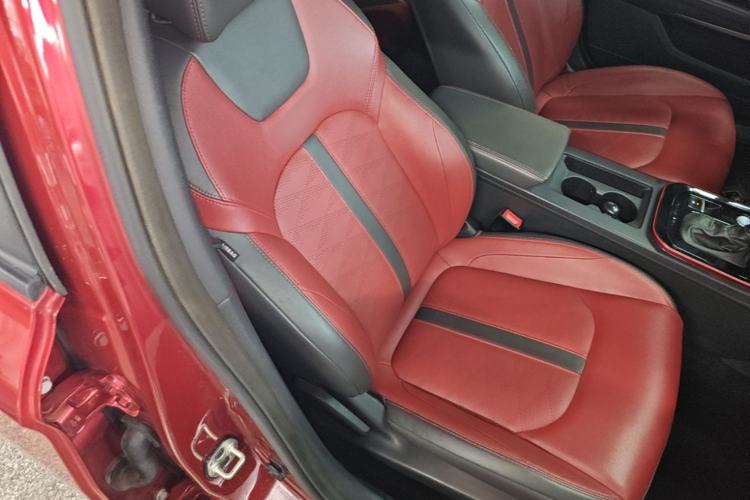 Used Dongfeng Aeolus Yixuan 2022 230T Automatic Adaptive-Beam Knight Edition Right Front Seat