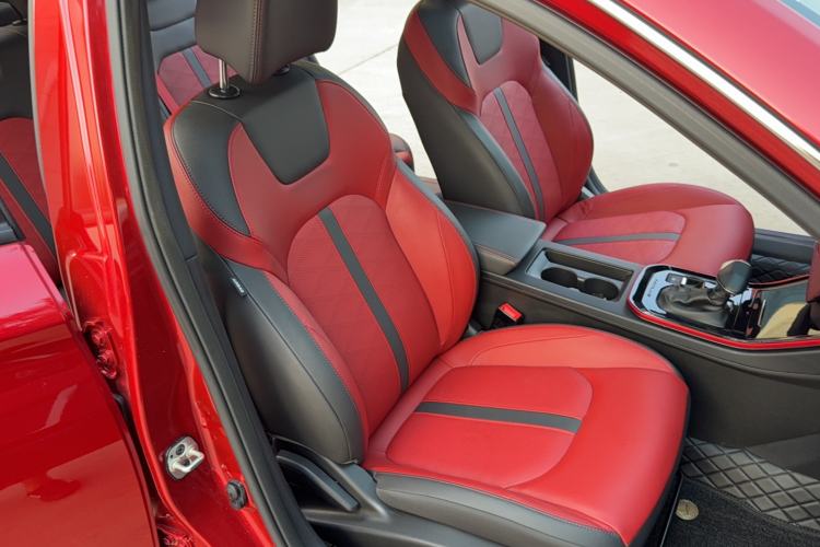 Used Dongfeng Aeolus Yixuan 2022 230T Automatic Adaptive-Beam Knight Edition Right Front Seat