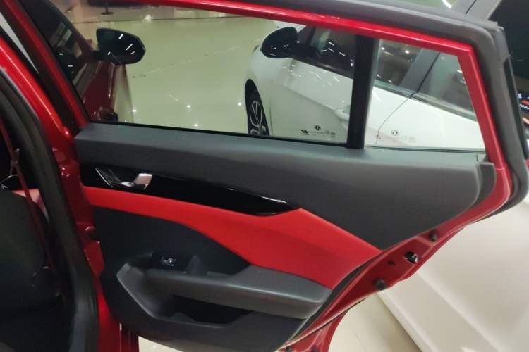 Used Dongfeng Aeolus Yixuan 2022 230T Automatic Adaptive-Beam Knight Edition Right Rear Door Interior