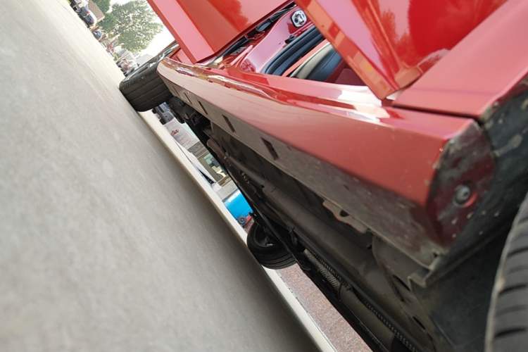 Used Dongfeng Aeolus Yixuan 2022 230T Automatic Adaptive-Beam Knight Edition Right Side Sill