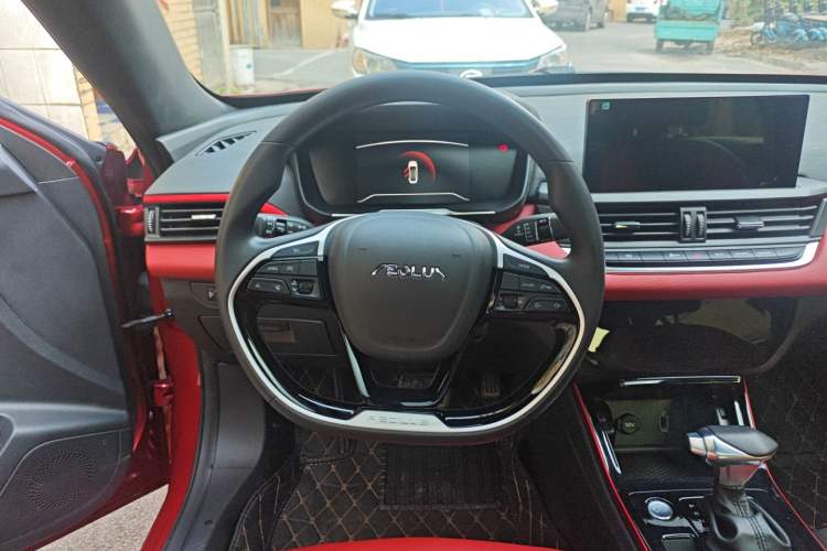 Used Dongfeng Aeolus Yixuan 2022 230T Automatic Adaptive-Beam Knight Edition Steering Wheel