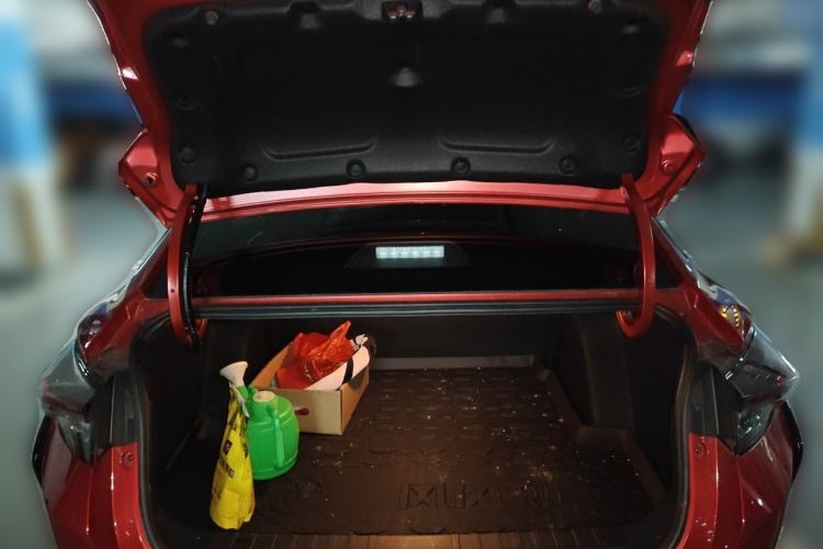 Used Dongfeng Aeolus Yixuan 2022 230T Automatic Adaptive-Beam Knight Edition Trunk