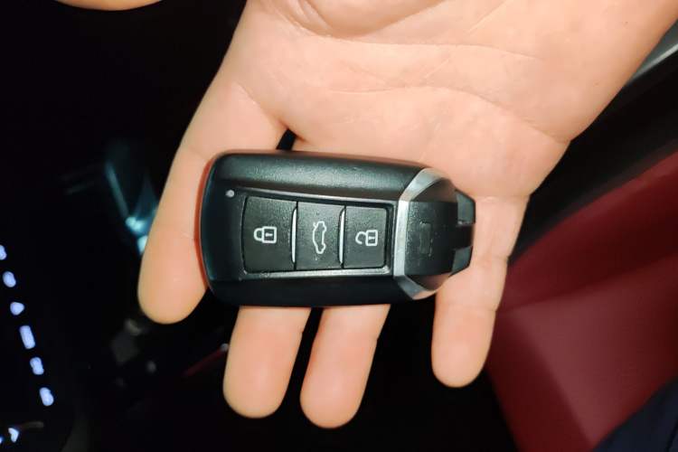 Used Dongfeng Aeolus Yixuan 2022 230T Automatic Adaptive-Beam Knight Edition Vehicle Key