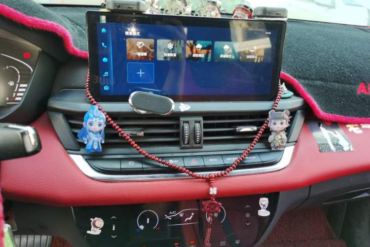 Used Dongfeng Aeolus Yixuan 2022 230T Automatic Adaptive-Beam Knight Edition Audio And AC Panel