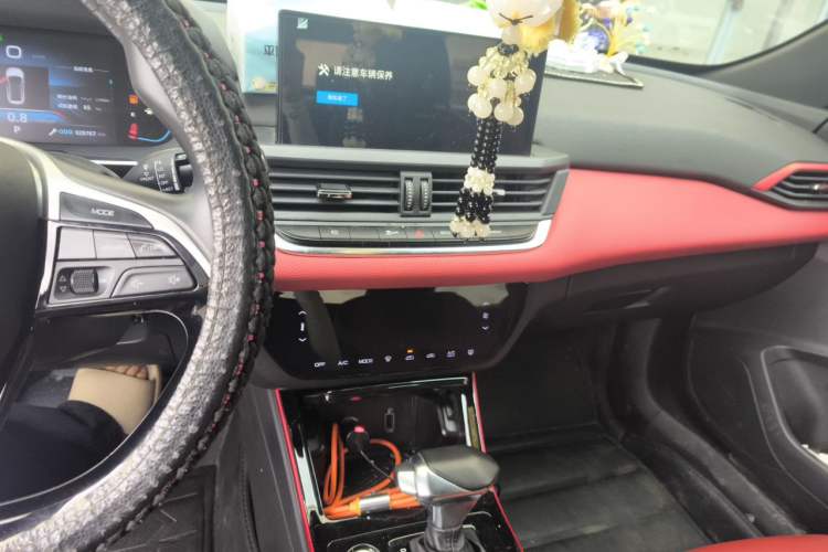 Used Dongfeng Aeolus Yixuan 2022 230T Automatic Adaptive-Beam Knight Edition Audio And AC Panel