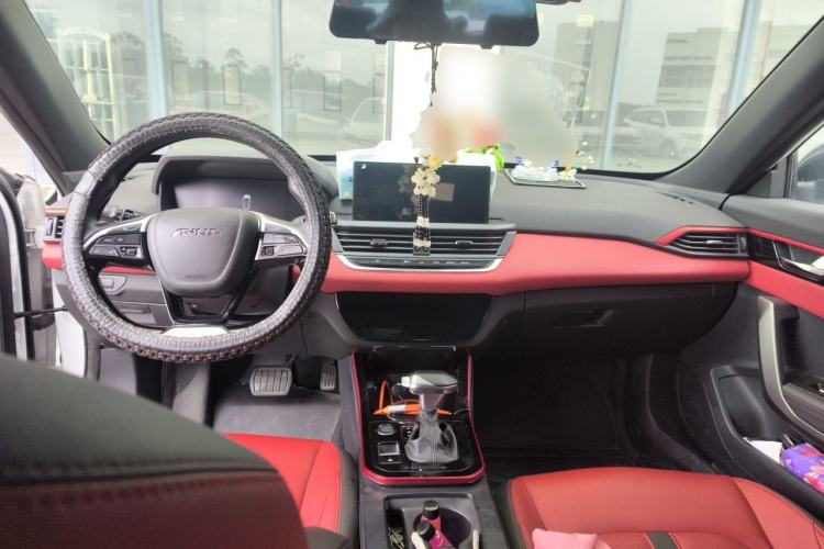 Used Dongfeng Aeolus Yixuan 2022 230T Automatic Adaptive-Beam Knight Edition Center Console