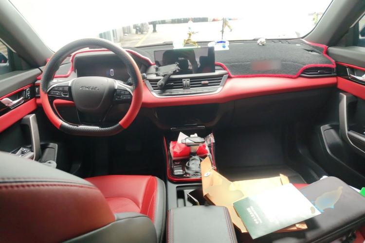 Used Dongfeng Aeolus Yixuan 2022 230T Automatic Tiger Roar Edition Center Console