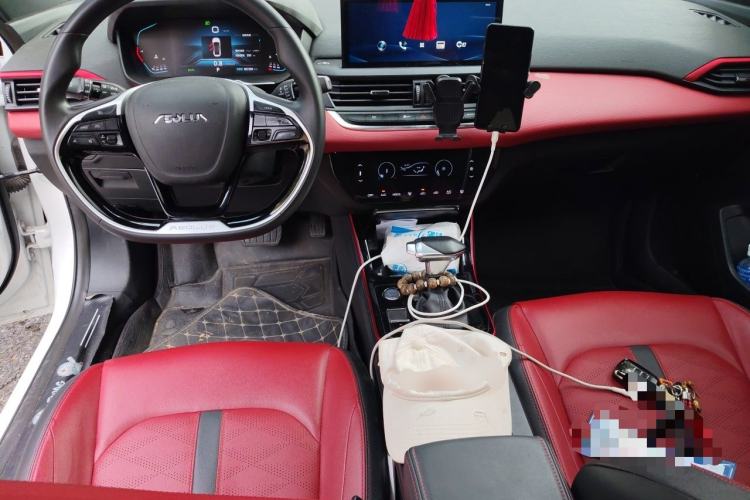 Used Dongfeng Aeolus Yixuan 2022 230T Automatic Adaptive-Beam Knight Edition Center Console
