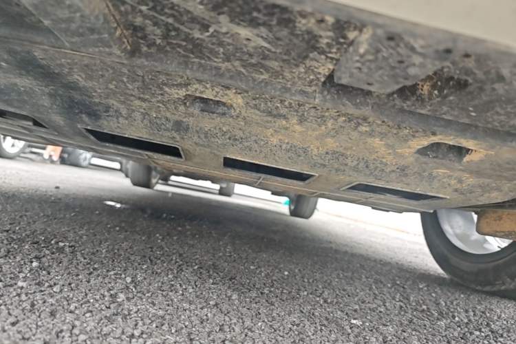 Used Dongfeng Aeolus Yixuan 2022 230T Automatic Adaptive-Beam Knight Edition Chassis Front