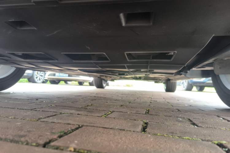 Used Dongfeng Aeolus Yixuan 2022 230T Automatic Adaptive-Beam Knight Edition Chassis Front Left