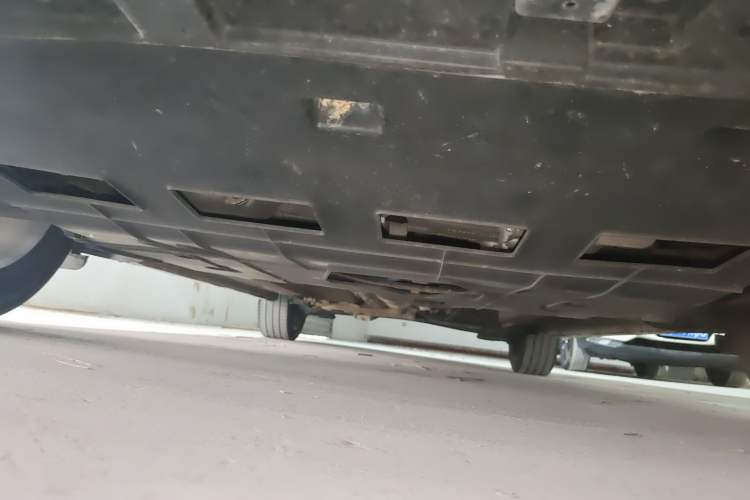 Used Dongfeng Aeolus Yixuan 2022 230T Automatic Adaptive-Beam Knight Edition Chassis Front