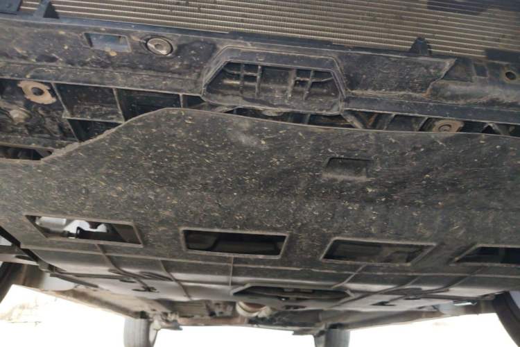 Used Dongfeng Aeolus Yixuan 2022 230T Automatic Adaptive-Beam Knight Edition Chassis Front