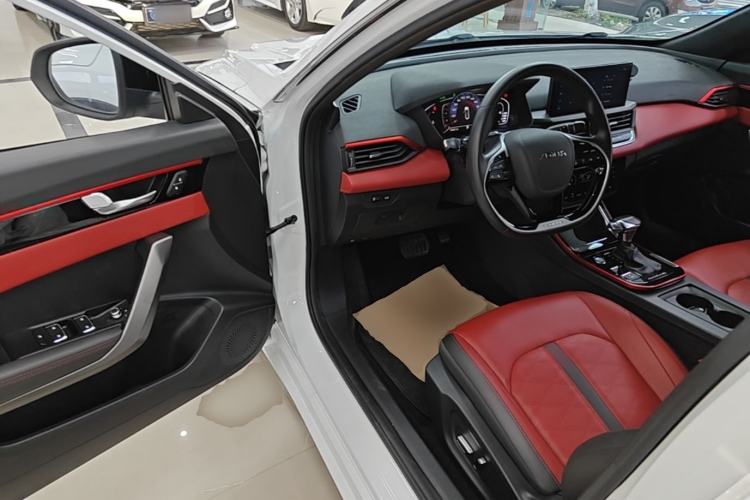 Used Dongfeng Aeolus Yixuan 2022 230T Automatic Adaptive-Beam Knight Edition Driver Seat