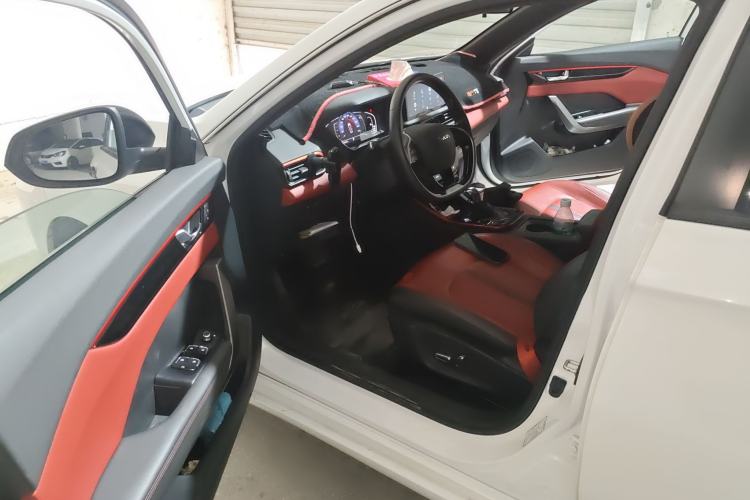 Used Dongfeng Aeolus Yixuan 2022 230T Automatic Adaptive-Beam Knight Edition Driver Seat