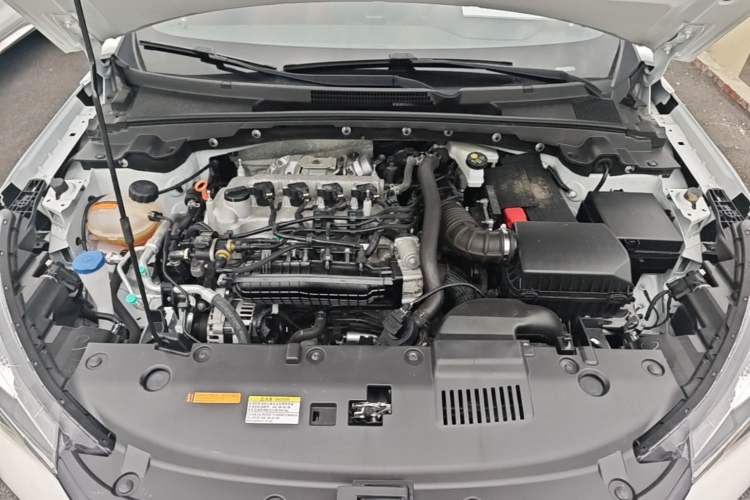 Used Dongfeng Aeolus Yixuan 2022 230T Automatic Adaptive-Beam Knight Edition Engine Bay