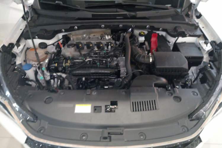 Used Dongfeng Aeolus Yixuan 2022 230T Automatic Adaptive-Beam Knight Edition Engine Bay