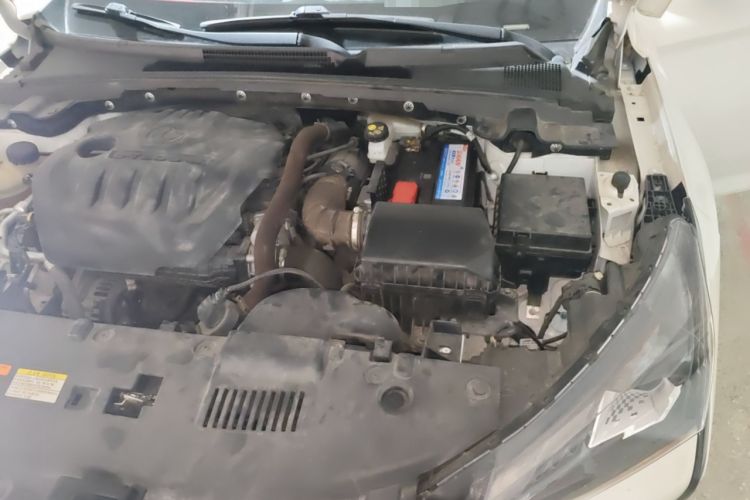 Used Dongfeng Aeolus Yixuan 2022 230T Automatic Adaptive-Beam Knight Edition Engine Bay Left