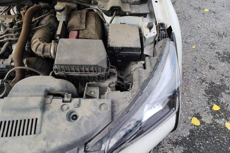 Used Dongfeng Aeolus Yixuan 2022 230T Automatic Adaptive-Beam Knight Edition Engine Bay Left