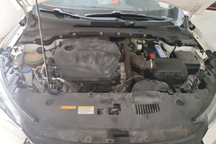 Used Dongfeng Aeolus Yixuan 2022 230T Automatic Adaptive-Beam Knight Edition Engine Bay