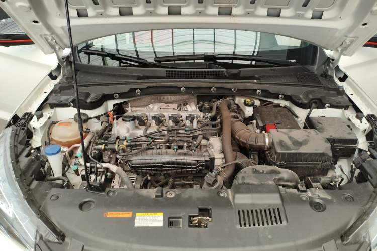 Used Dongfeng Aeolus Yixuan 2022 230T Automatic Adaptive-Beam Knight Edition Engine Bay