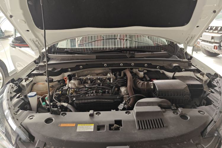 Used Dongfeng Aeolus Yixuan 2022 230T Automatic Adaptive-Beam Knight Edition Engine Bay