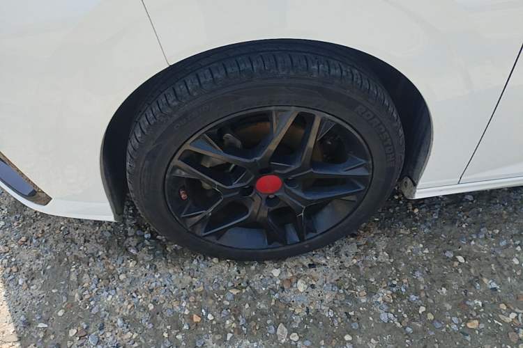 Used Dongfeng Aeolus Yixuan 2022 230T Automatic Adaptive-Beam Knight Edition Exterior 2