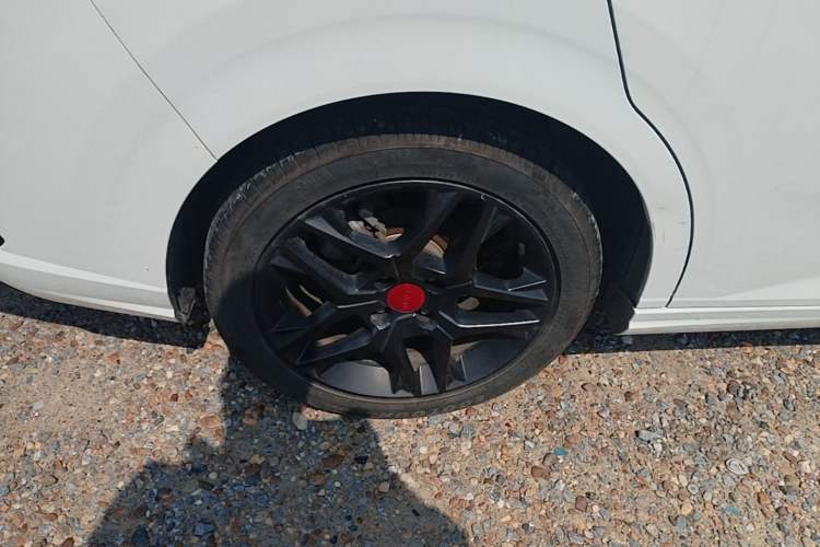 Used Dongfeng Aeolus Yixuan 2022 230T Automatic Adaptive-Beam Knight Edition Exterior 3