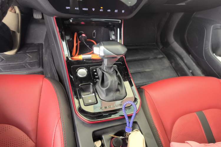 Used Dongfeng Aeolus Yixuan 2022 230T Automatic Adaptive-Beam Knight Edition Gear Lever