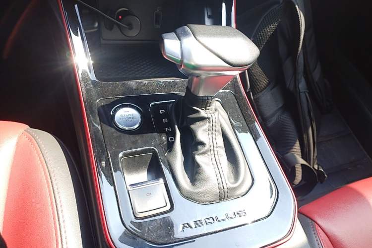 Used Dongfeng Aeolus Yixuan 2022 230T Automatic Adaptive-Beam Knight Edition Gear Lever
