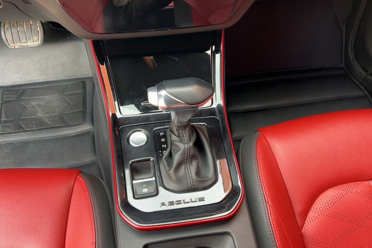 Used Dongfeng Aeolus Yixuan 2022 230T Automatic Adaptive-Beam Knight Edition Gear Lever