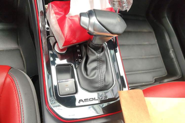 Used Dongfeng Aeolus Yixuan 2022 230T Automatic Tiger Roar Edition Gear Lever