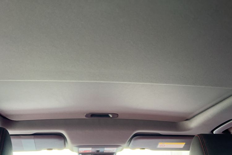Used Dongfeng Aeolus Yixuan 2022 230T Automatic Adaptive-Beam Knight Edition Headliner