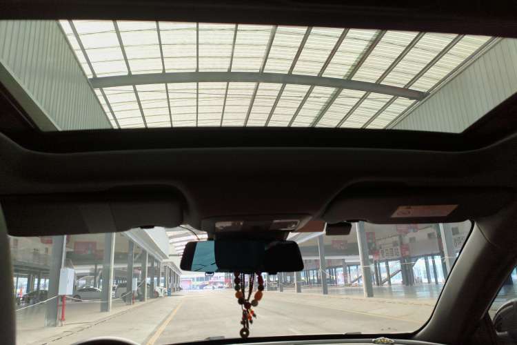 Used Dongfeng Aeolus Yixuan 2022 230T Automatic Adaptive-Beam Knight Edition Headliner