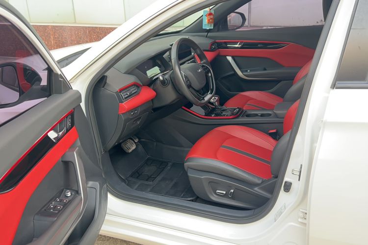Used Dongfeng Aeolus Yixuan 2022 230T Automatic Adaptive-Beam Knight Edition Interior 1