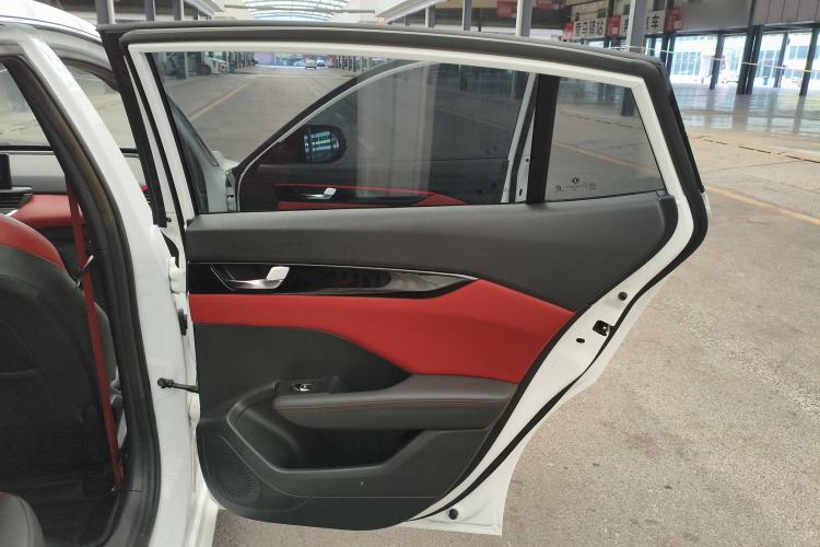 Used Dongfeng Aeolus Yixuan 2022 230T Automatic Adaptive-Beam Knight Edition Interior 6