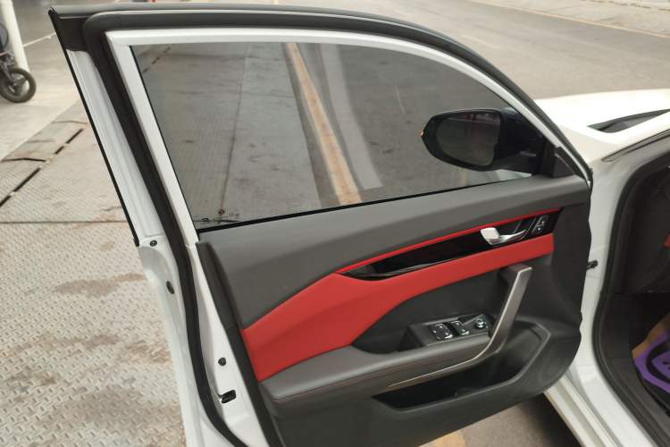 Used Dongfeng Aeolus Yixuan 2022 230T Automatic Adaptive-Beam Knight Edition Interior 7