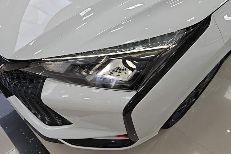 Used Dongfeng Aeolus Yixuan 2022 230T Automatic Adaptive-Beam Knight Edition Left Front Headlight