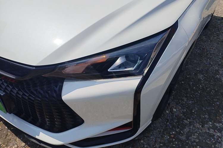 Used Dongfeng Aeolus Yixuan 2022 230T Automatic Adaptive-Beam Knight Edition Left Front Headlight