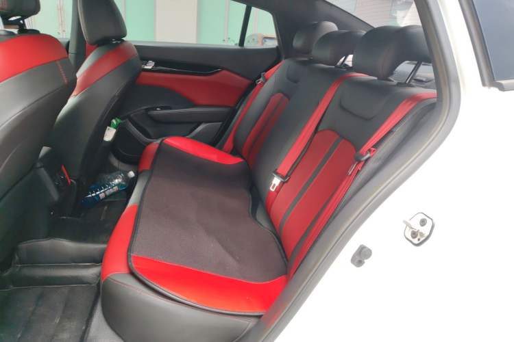 Used Dongfeng Aeolus Yixuan 2022 230T Automatic Tiger Roar Edition Left Rear Seat