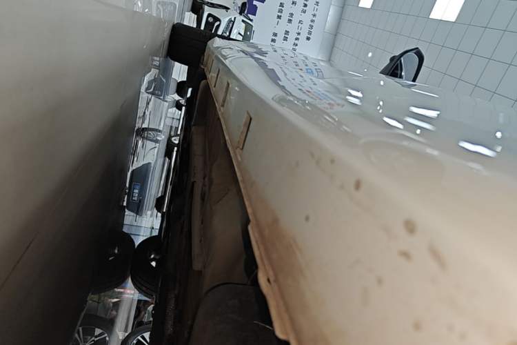 Used Dongfeng Aeolus Yixuan 2022 230T Automatic Adaptive-Beam Knight Edition Left Side Sill