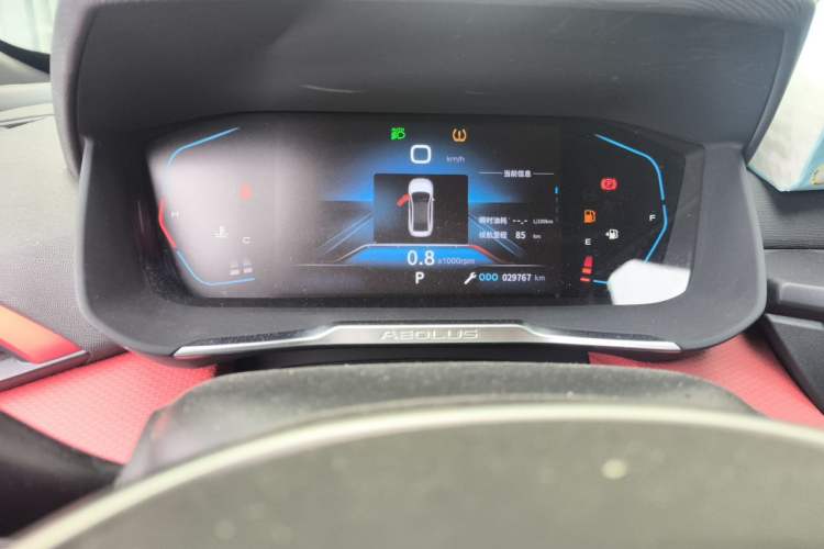 Used Dongfeng Aeolus Yixuan 2022 230T Automatic Adaptive-Beam Knight Edition Odometer Close Up