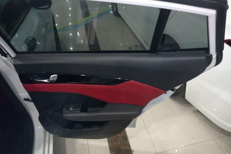 Used Dongfeng Aeolus Yixuan 2022 230T Automatic Adaptive-Beam Knight Edition Right Rear Door Interior