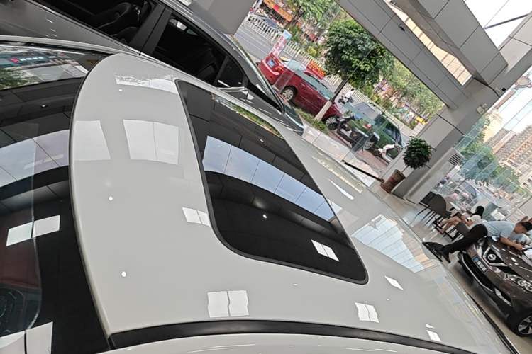 Used Dongfeng Aeolus Yixuan 2022 230T Automatic Adaptive-Beam Knight Edition Roof
