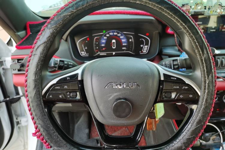 Used Dongfeng Aeolus Yixuan 2022 230T Automatic Adaptive-Beam Knight Edition Steering Wheel
