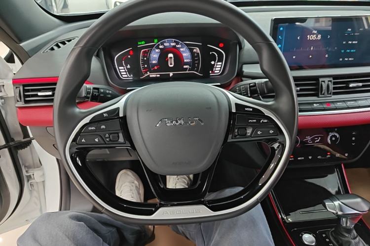 Used Dongfeng Aeolus Yixuan 2022 230T Automatic Adaptive-Beam Knight Edition Steering Wheel