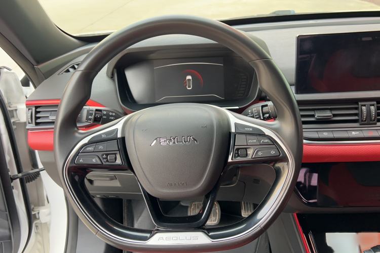Used Dongfeng Aeolus Yixuan 2022 230T Automatic Adaptive-Beam Knight Edition Steering Wheel