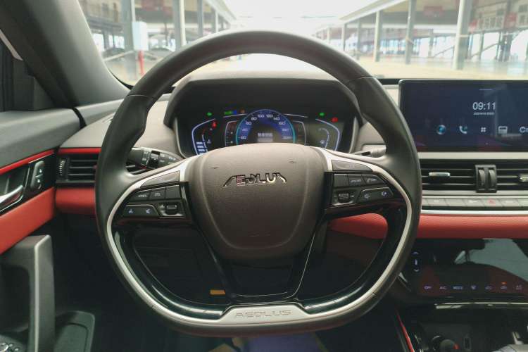 Used Dongfeng Aeolus Yixuan 2022 230T Automatic Adaptive-Beam Knight Edition Steering Wheel
