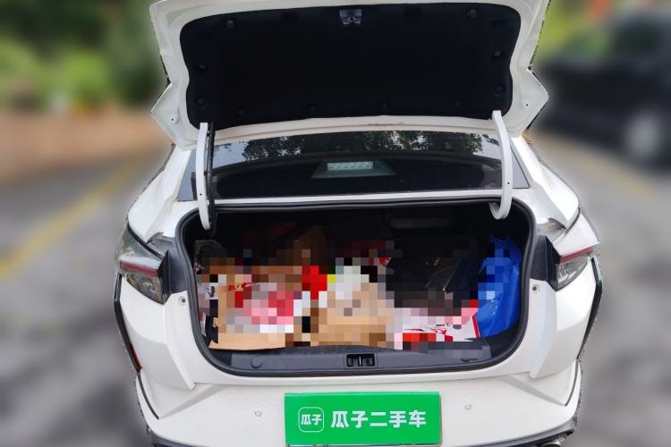 Used Dongfeng Aeolus Yixuan 2022 230T Automatic Adaptive-Beam Knight Edition Trunk
