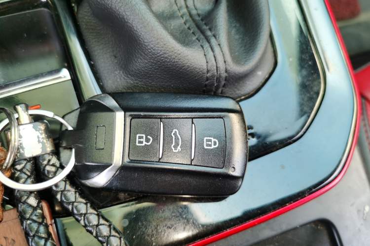 Used Dongfeng Aeolus Yixuan 2022 230T Automatic Adaptive-Beam Knight Edition Vehicle Key