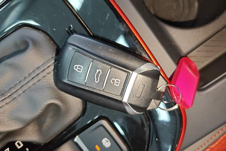 Used Dongfeng Aeolus Yixuan 2022 230T Automatic Adaptive-Beam Knight Edition Vehicle Key